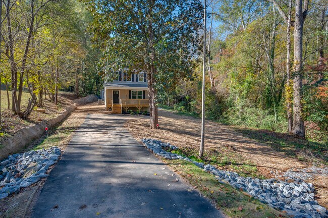 Foto del edificio - 143 Luckado St