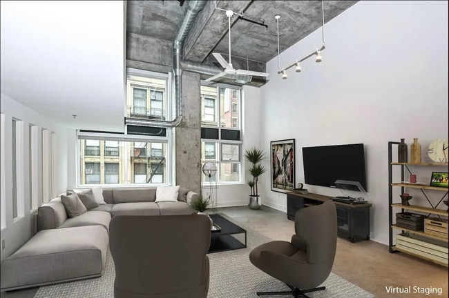 Building Photo - 353 W 4th St