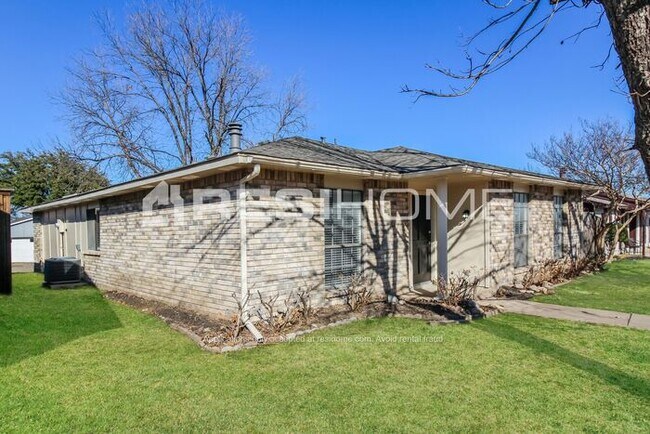 Building Photo - "Welcome Home! Get 1/2 month FREE RENT whe...