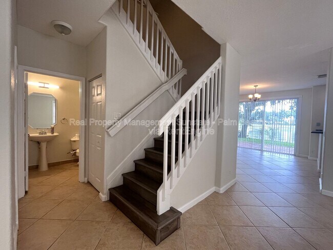 Foto del edificio - 6786 Aliso Ave