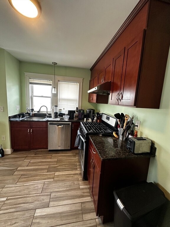 Foto del edificio - 100 Colby Rd