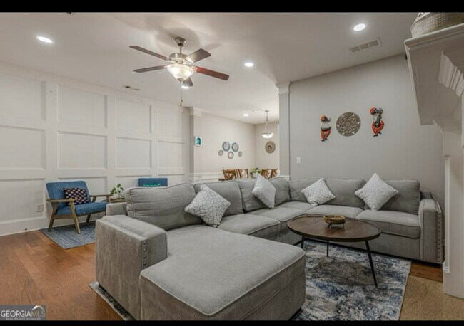 Foto del edificio - 2705 Maple Park Pl