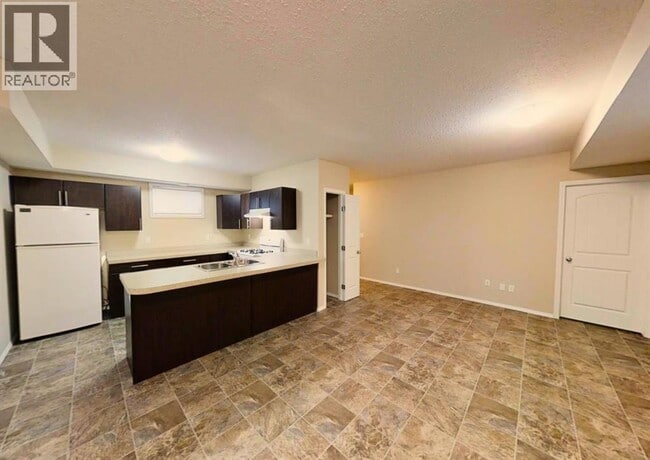 Building Photo - 11203-11298 98 St