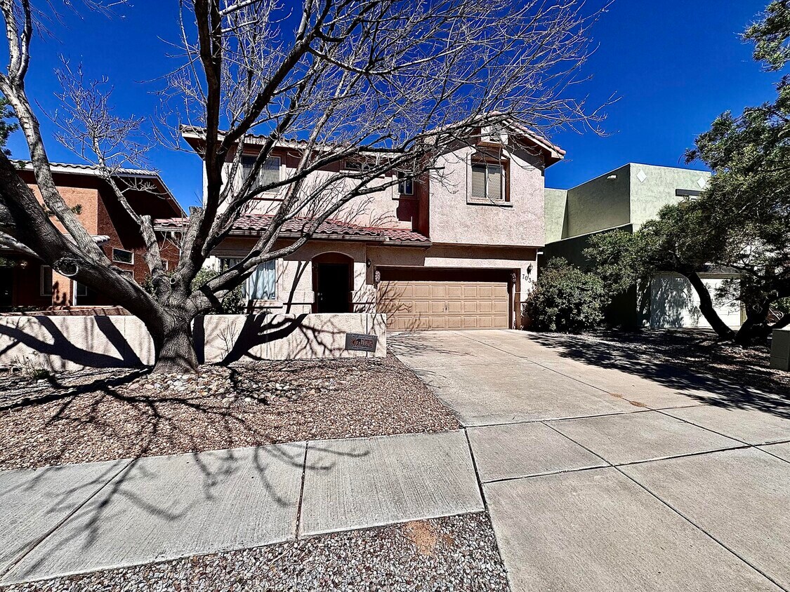 Foto principal - 7039 Casa Elena Dr NE