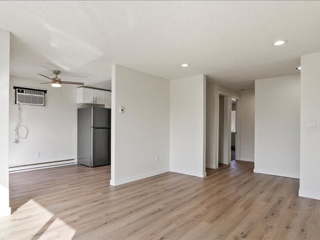 Interior Photo - Kamden Court: Leasing Specials! Great location in Kennewick!