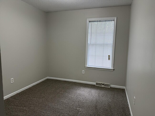 Foto del edificio - 2105 Live Oak Ln
