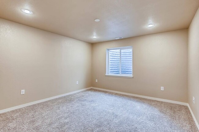 Building Photo - 959 Antila Ave