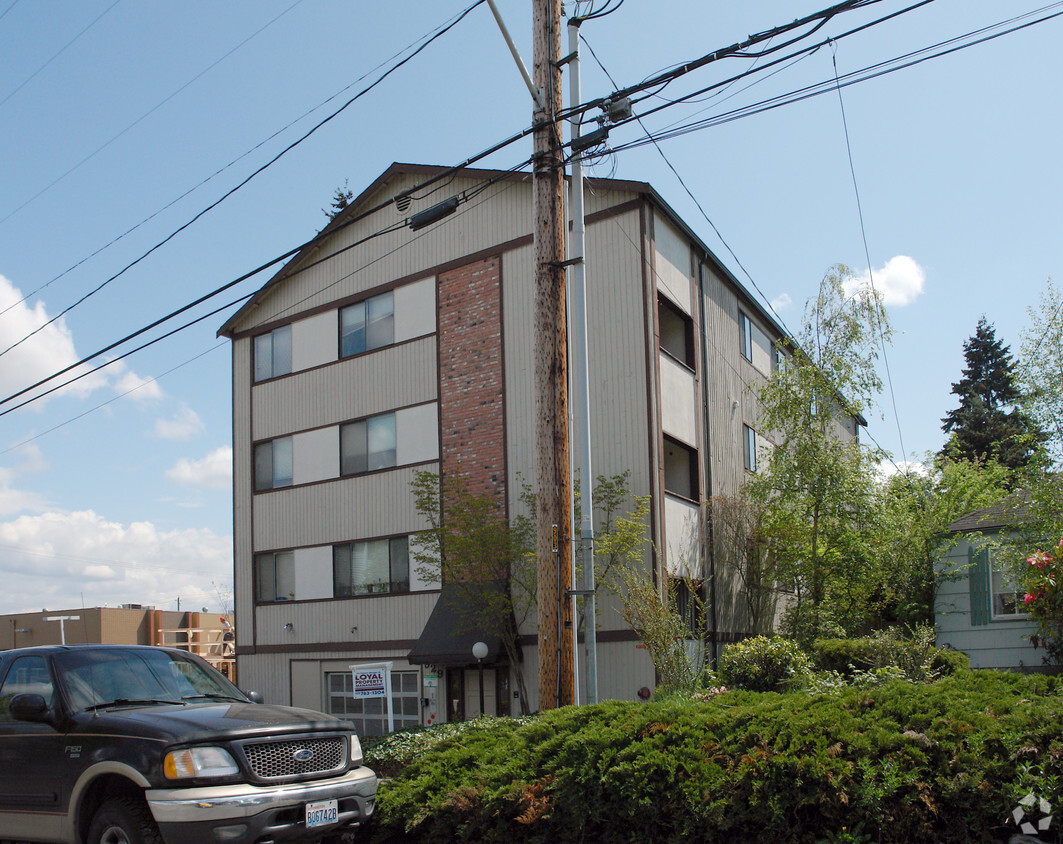 Primary Photo - 929 N 98th St