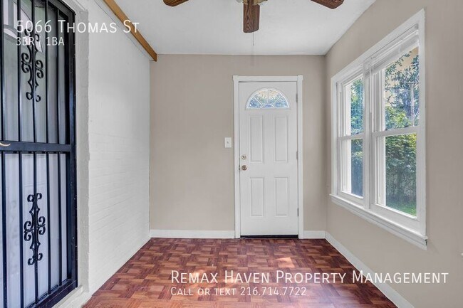 Building Photo - 5066 Thomas St, Maple Heights-  Stunning 3...