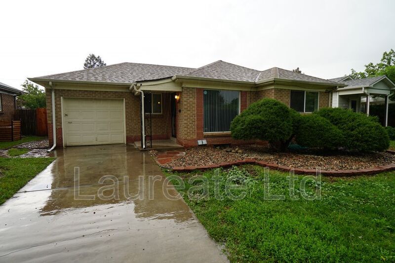 Foto principal - 3095 Elm St