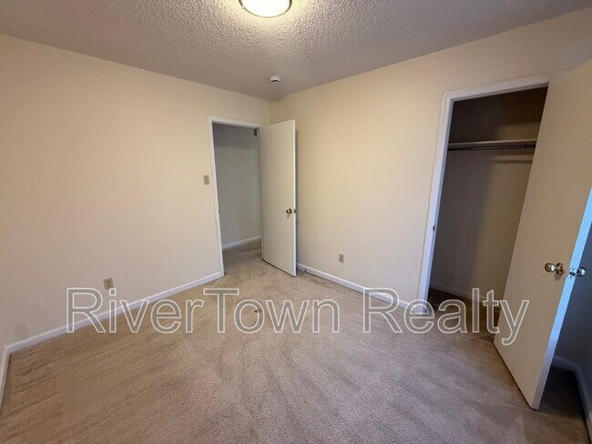 Foto del edificio - 3834 Windermere Rd