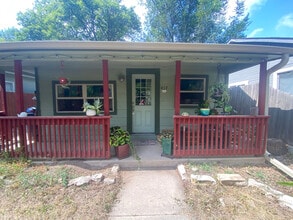 Building Photo - 417 N Loomis Ave