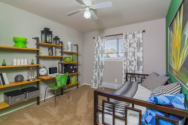 Foto del edificio - 1713 Gardenia Ave