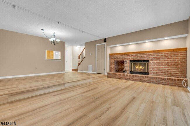 Foto del edificio - 91 Chelsea Ct