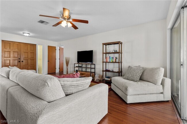 Foto del edificio - 1504 SE 17th St