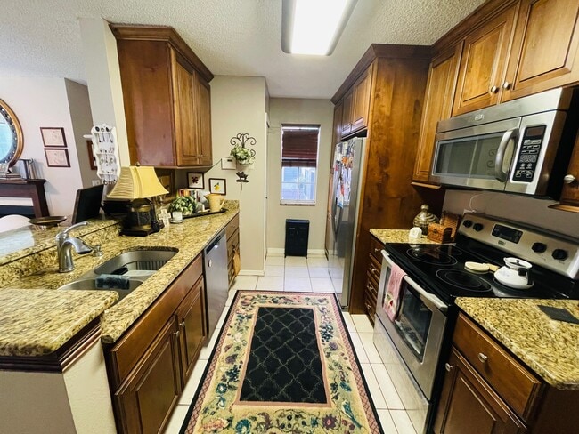 Building Photo - 698 Roaring Dr