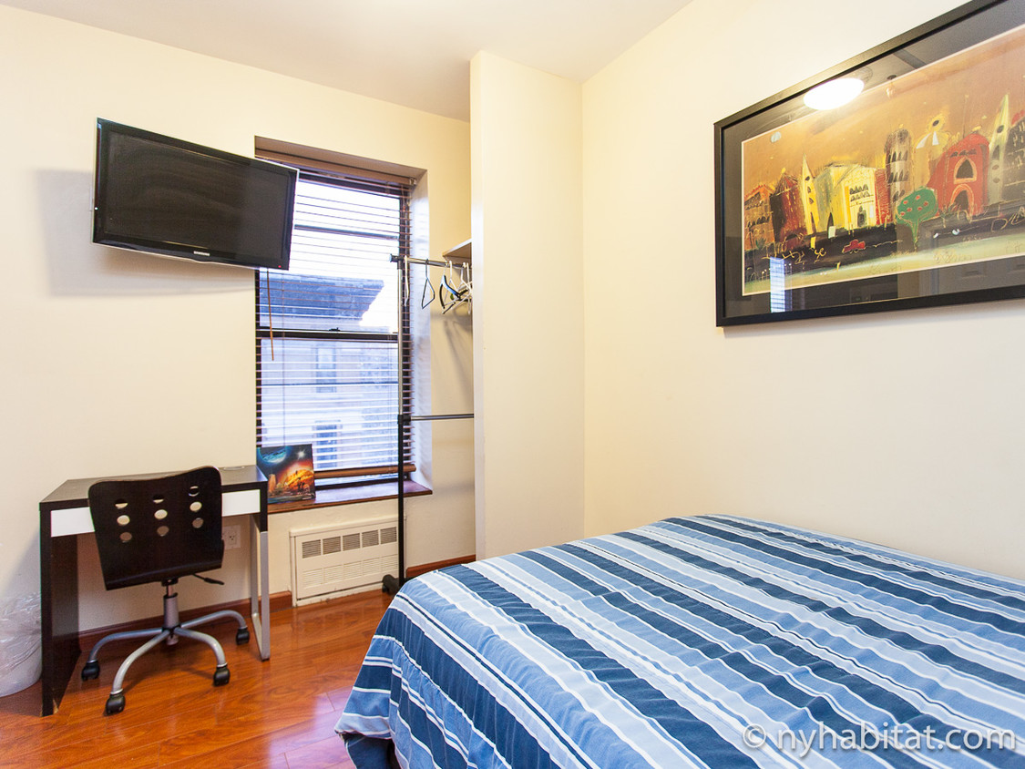 Primary Photo - 19 W 103rd St