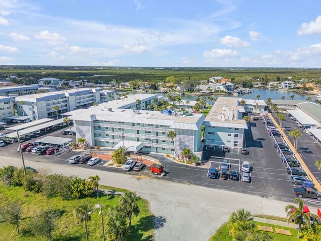 Building Photo - 325 N Causeway