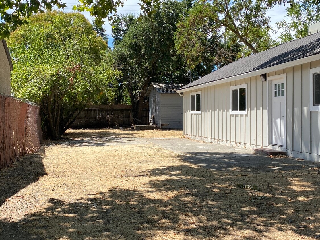 Building Photo - 3200 34th Ave