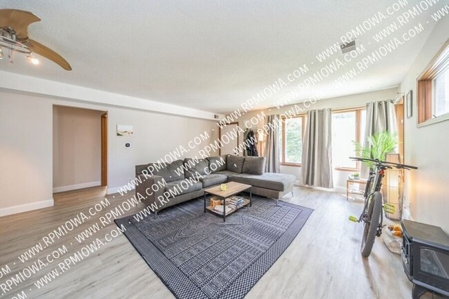 Foto del edificio - 5322 Ingersoll Ave
