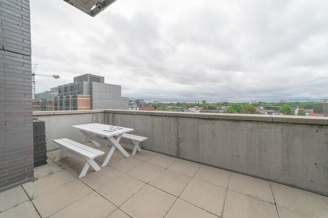 Building Photo - 68 Abell St