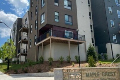 ¡Vuelve a casa a Maple Crest! - Maple Crest Apartments