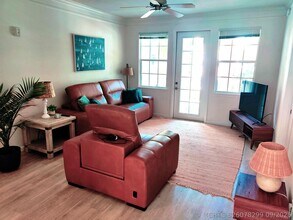 Building Photo - 224 Murcia Dr