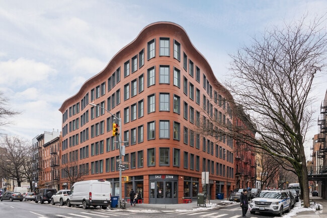 Building Photo - 111 Charles St
