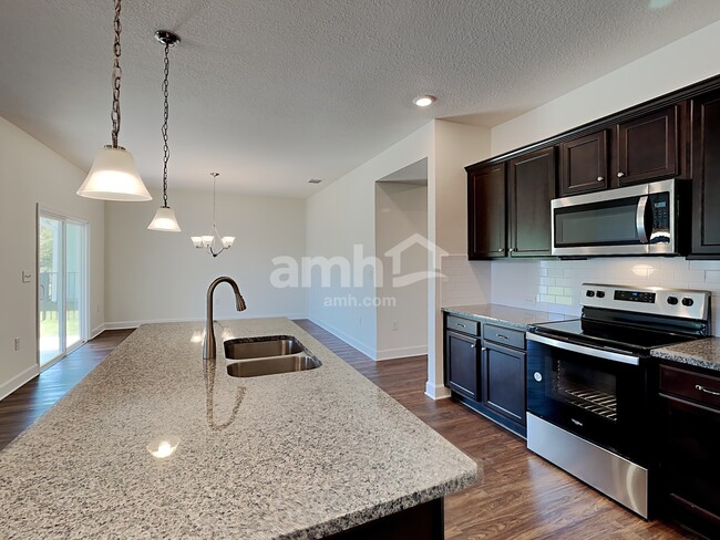 Building Photo - 5915 Hampton Creek Rd