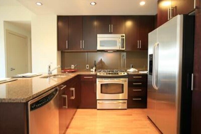 Building Photo - 2121 Terry Ave