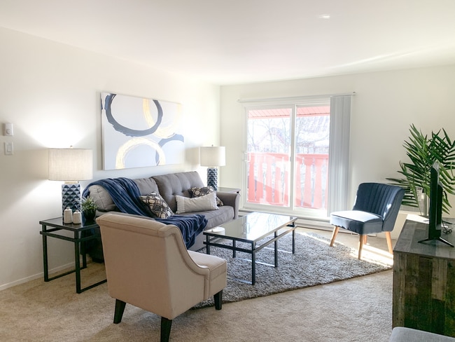 Ridge View Apartments Living Room - Ridge View