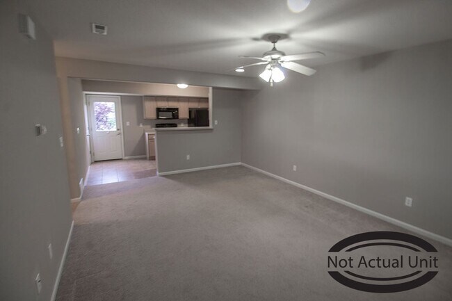 Foto del edificio - 4012-4014 Arctic Fox Dr.