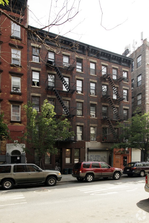 Building Photo - 231-233 E 4th St