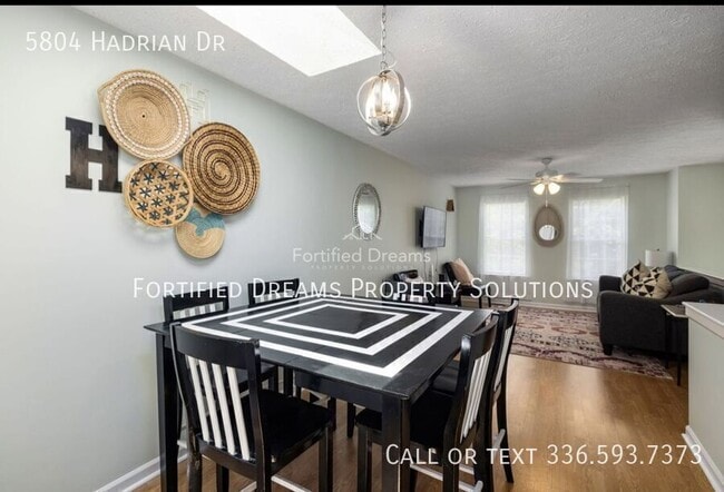 Building Photo - 5804 Hadrian Dr