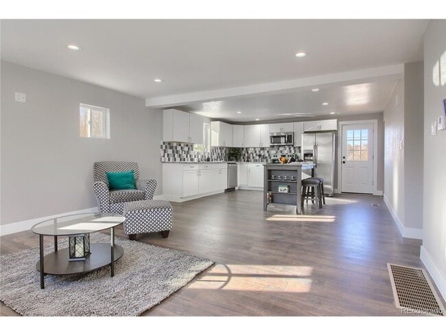 Building Photo - BEAUTIFUL 3bd/2ba Home in Denver, CO! Avai...