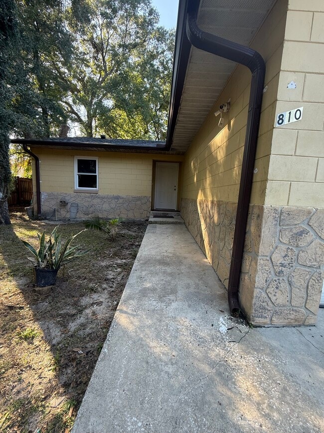 Foto del edificio - 810 N Hudson St