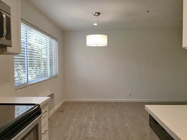 Foto del edificio - 18657 Collins St