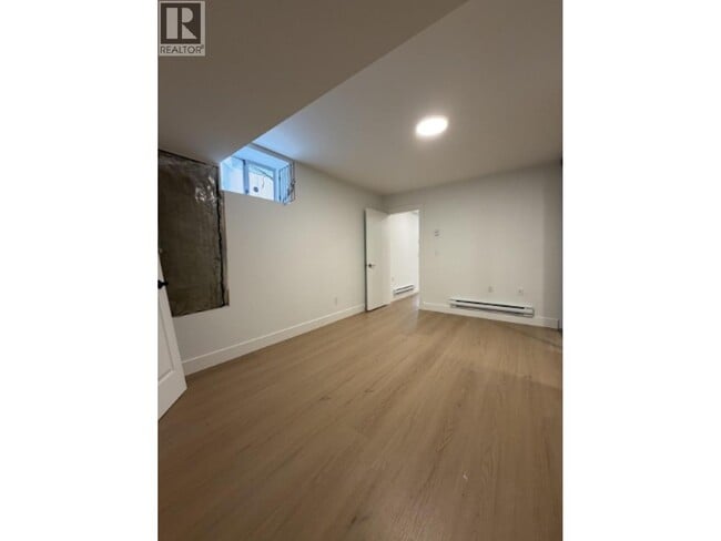 Building Photo - 1631 Emerson Ct