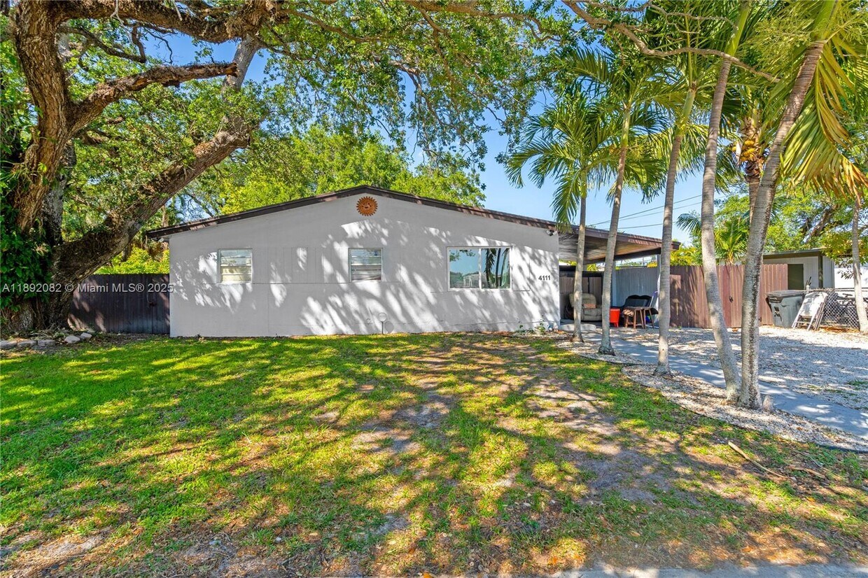 Foto principal - 4111 SW 33rd St