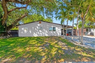 Building Photo - 4111 SW 33rd St