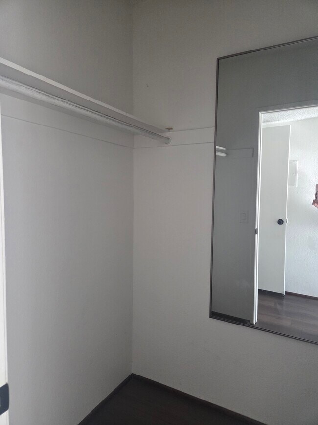 Foto del edificio - 1050 E Washington Ave