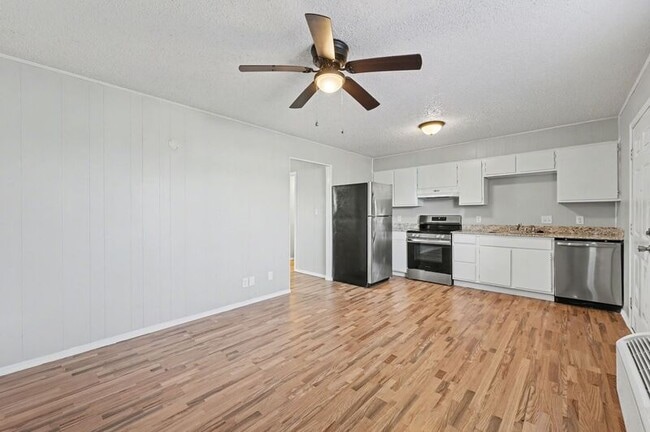 Foto del edificio - 1045 Happy Holw