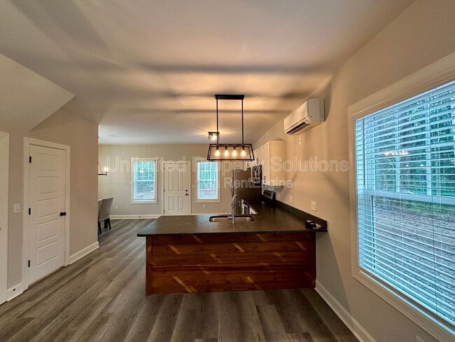 Building Photo - 70 Arlene Dr