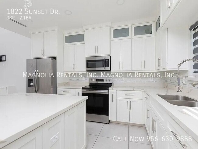 Foto del edificio - 1822 Sunset Dr