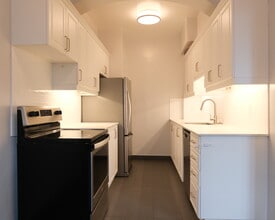 Building Photo - Du Maurier Apartments