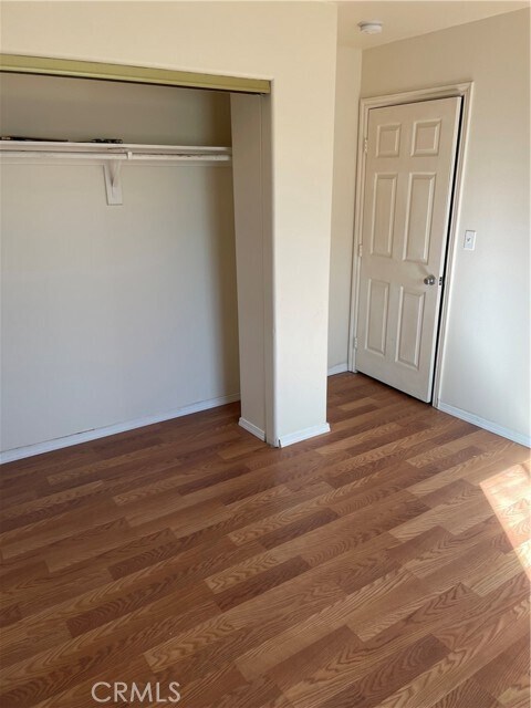 Building Photo - 5430 S Wilton Pl