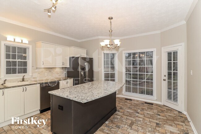 Building Photo - 2117 Gatwick Dr