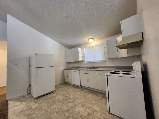 Foto del edificio - 677 E Clarion Dr