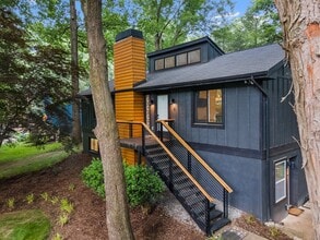 Building Photo - 14 Wildwood Cir