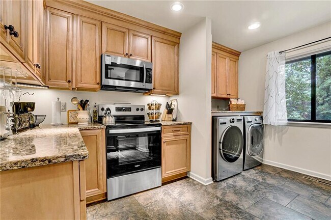 Foto del edificio - 606 Safe Harbor Cir